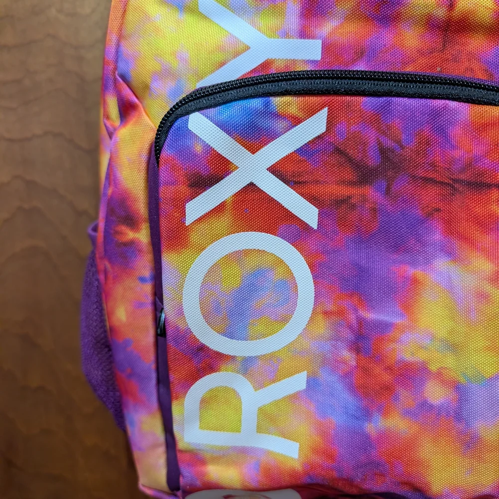 🎒 Roxy Shadow Swell Printed Vibrant Tie-Dye Backpack NWOT - Picture 2 of 12